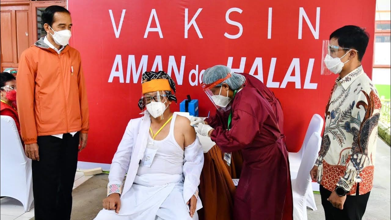 Jokowi witnesses mass vaccinations at Tana Toraja health centers