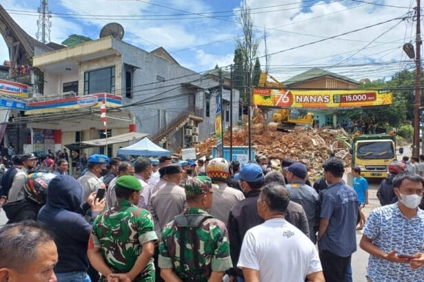 Eksekusi Objek Sengketa Tanah di Japal, Kota Rantepao (photo by diseputarkitanews.net)