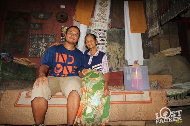 Nenek One, Pengrajin Kain Sarita dan Maa’ di Toraja