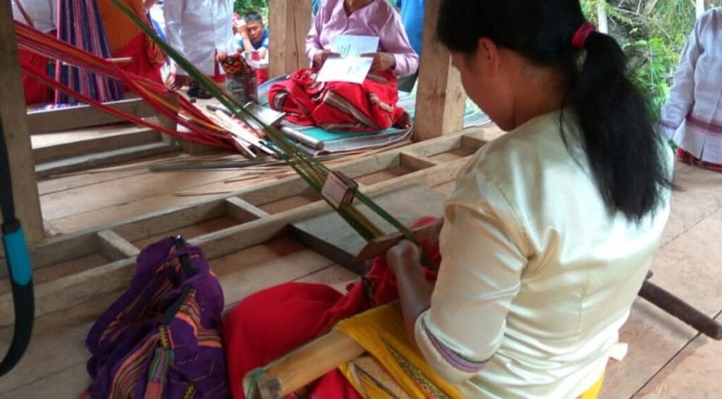 Wastra Pallawa', Tenun Tertua dari Suku Toraja Barat, Mamasa