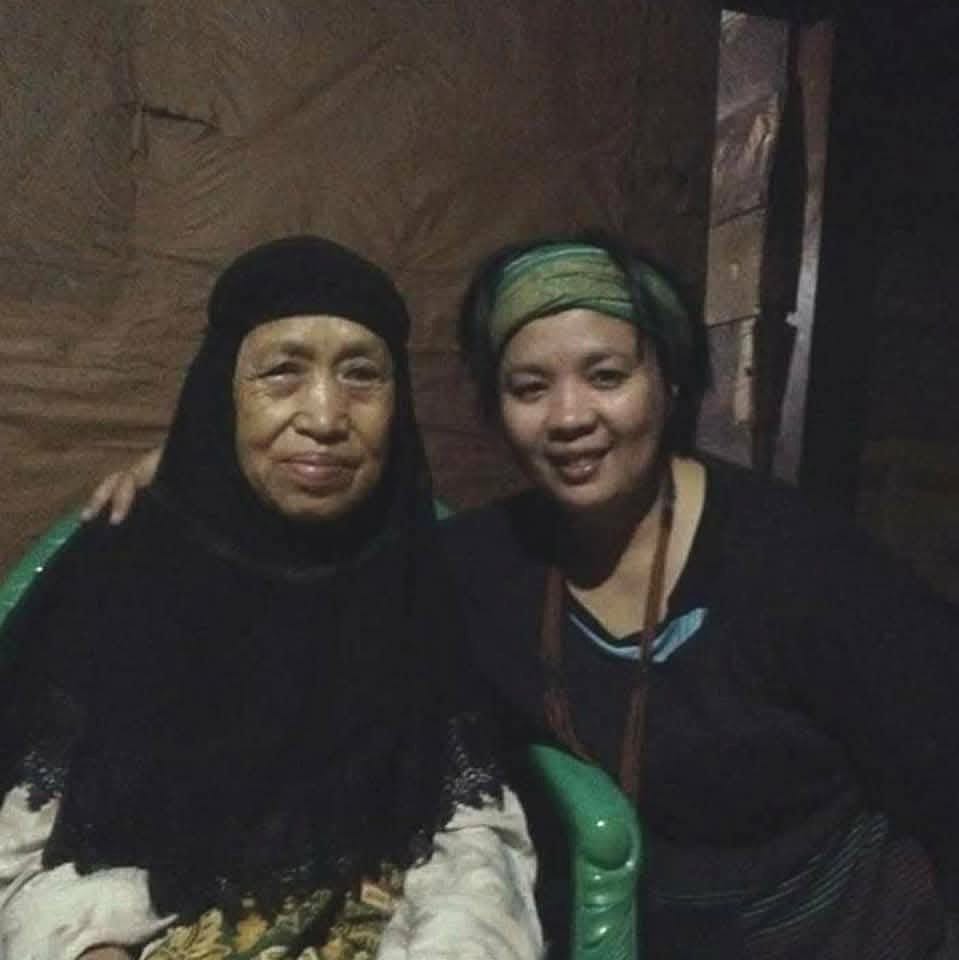 Bersama Ibu Penenun Tua Rongkong